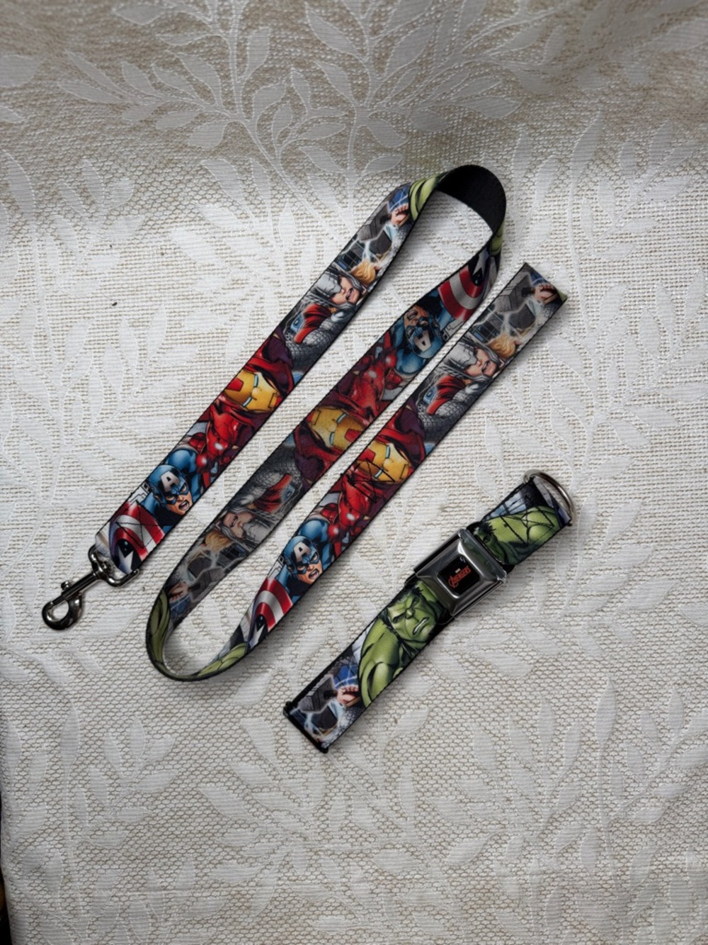 Buckle Down Marvel Dog Collar 15”-24” And Matching 51” Leash